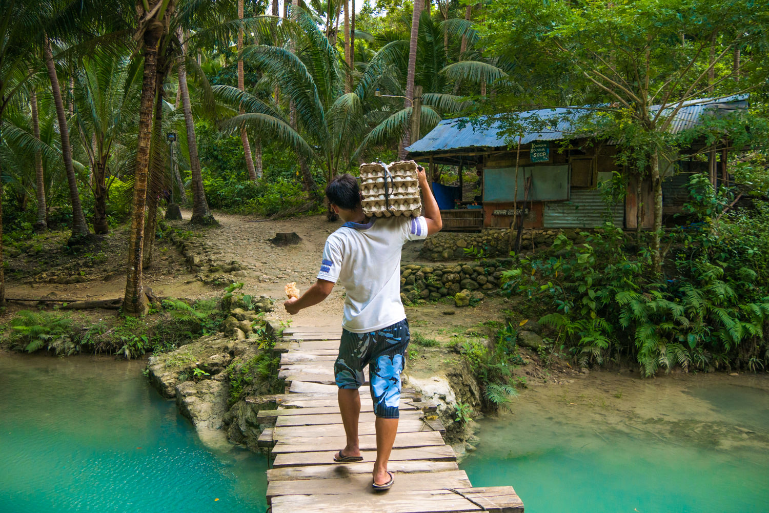 Der Weg zu den Kawasan Falls, Cebu, Philippinen