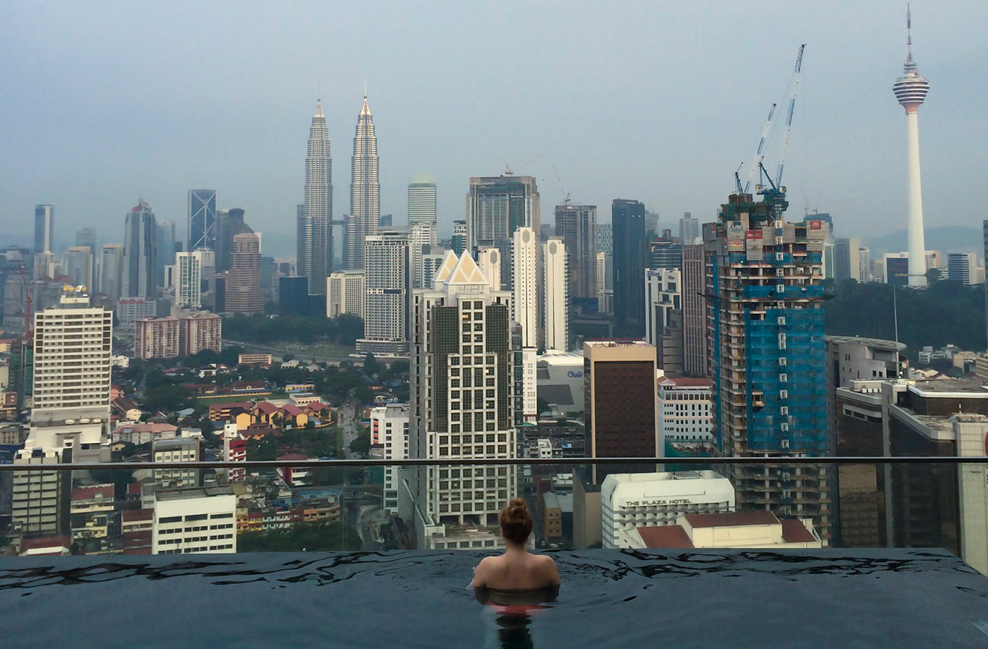 AirBnB Unterkunft mit Pool und Blick auf Kuala Lumpur