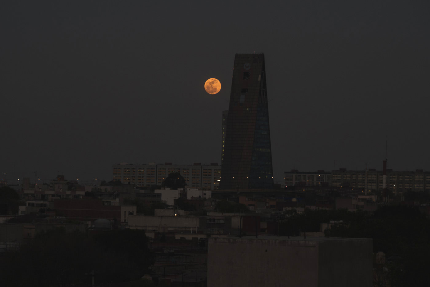 Vollmond über Mexiko-Stadt