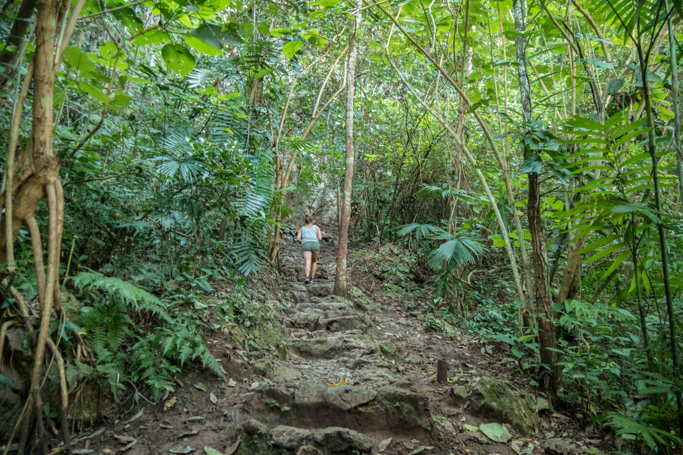 Julia im Dschungel von Semuc Champey