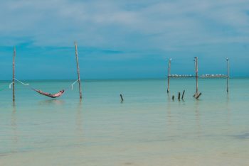 Matthias in der Hängematte auf Isla Holbox in Mexiko