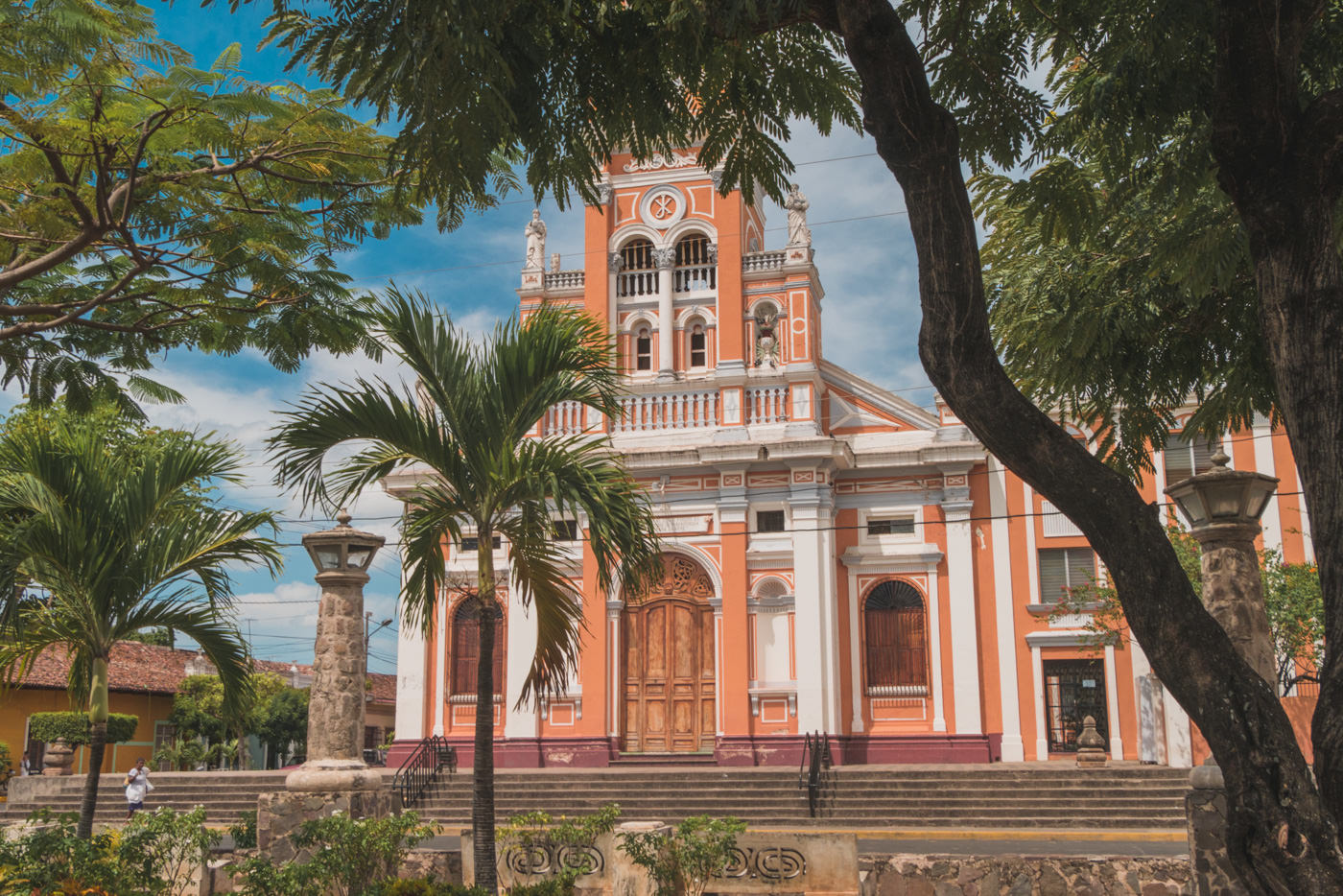 Kirche am Park Xalteva in Grananda