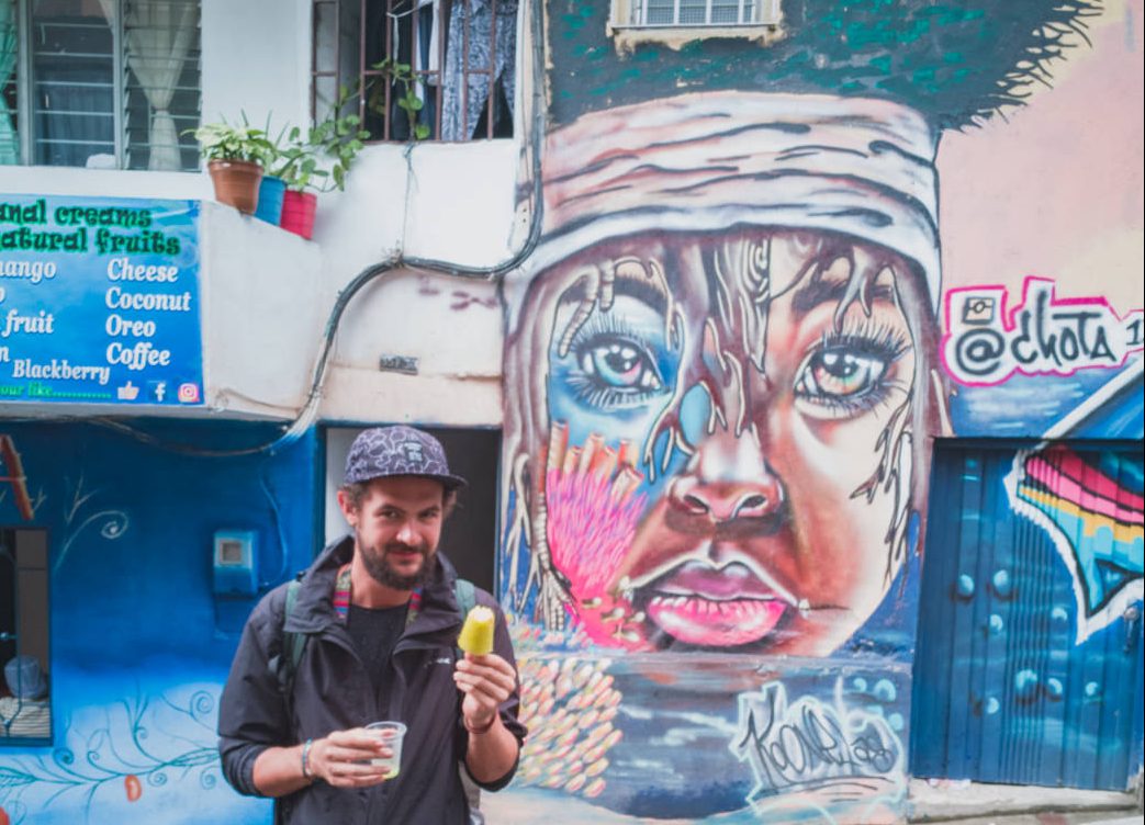 Matthias in der Comuna 13 in Medellin