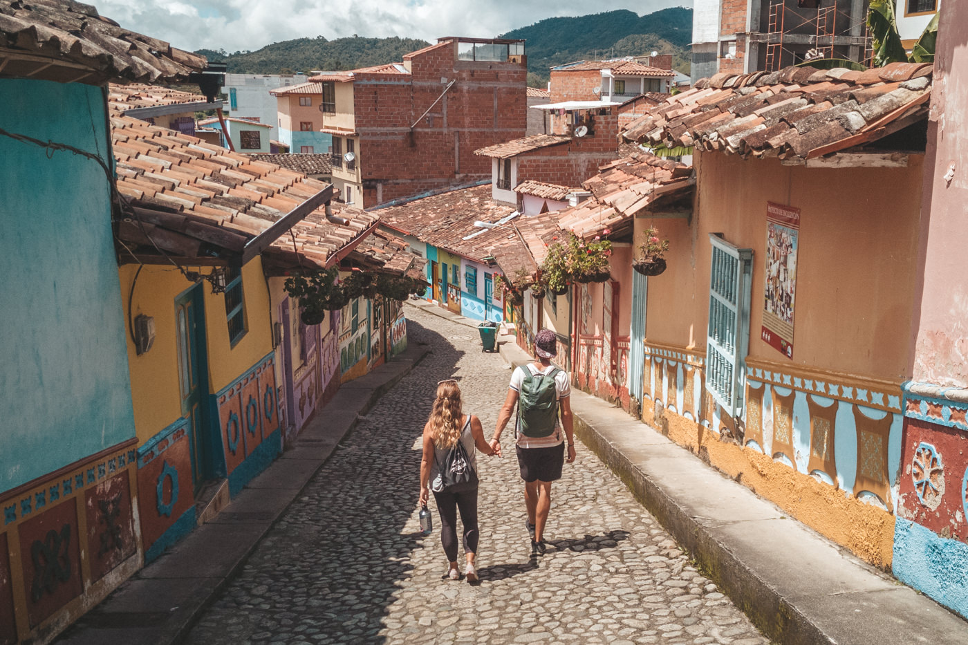 Wir in einer Gasse in Guatapé