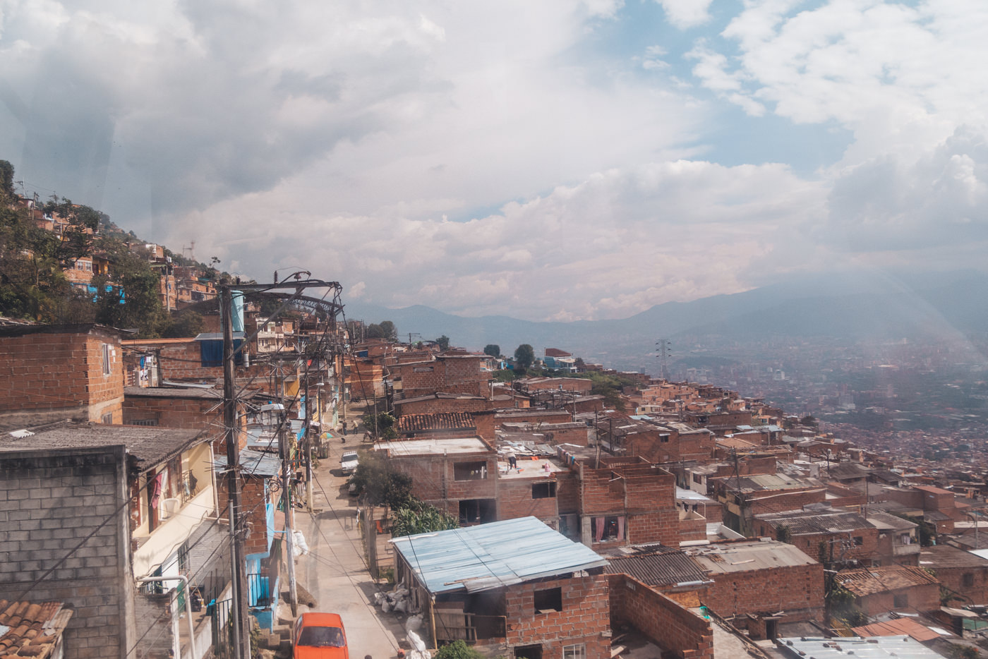 Mit der Seilbahn über Medellín