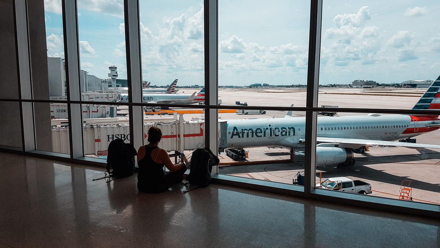 Julia am Flughafen in Miami