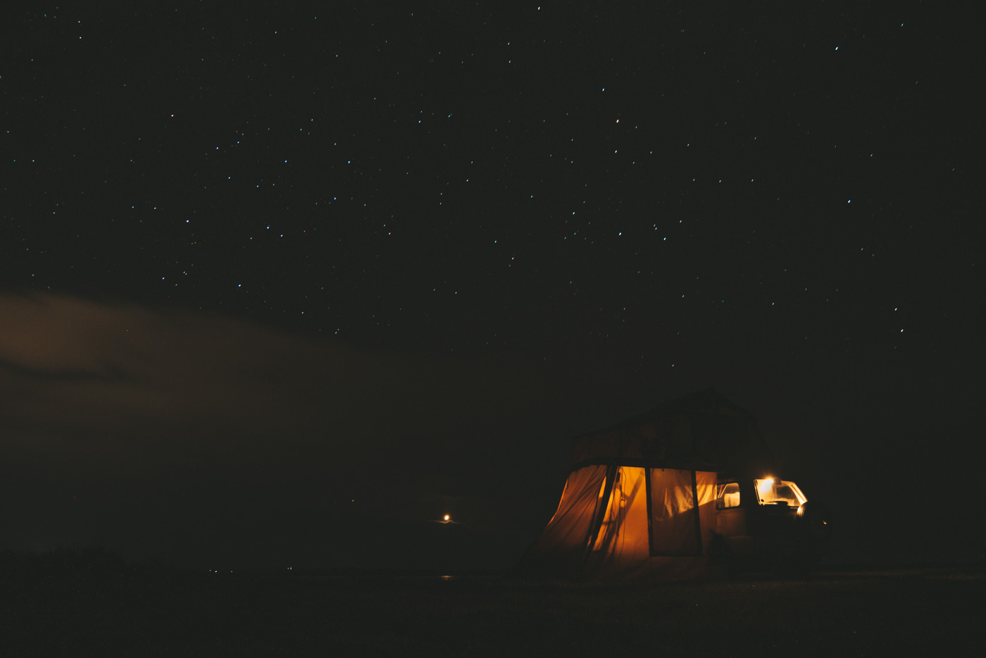 Camping unter Sternen in Australien mit unserem Auto