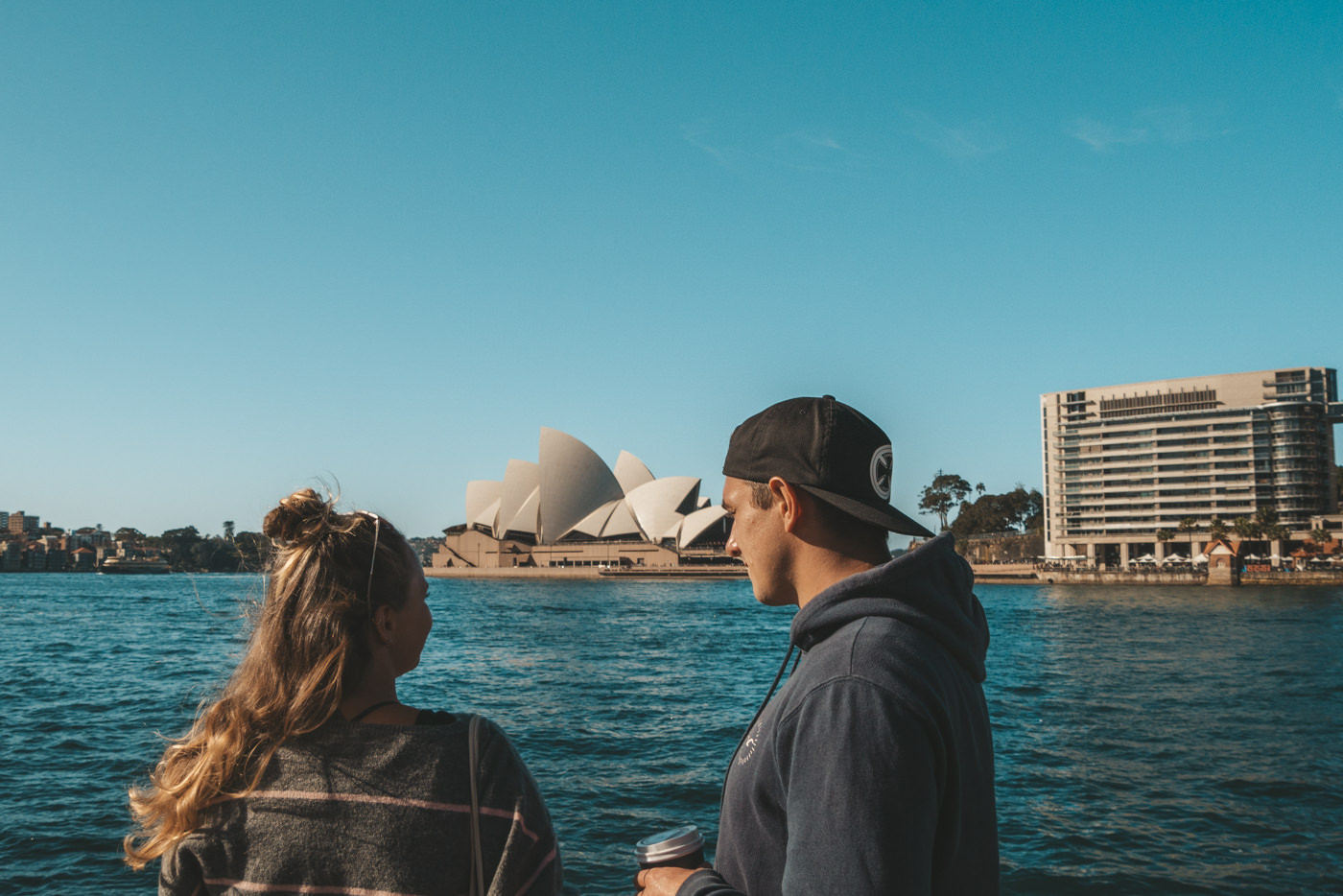 Julia und Felix vor dem Opera House