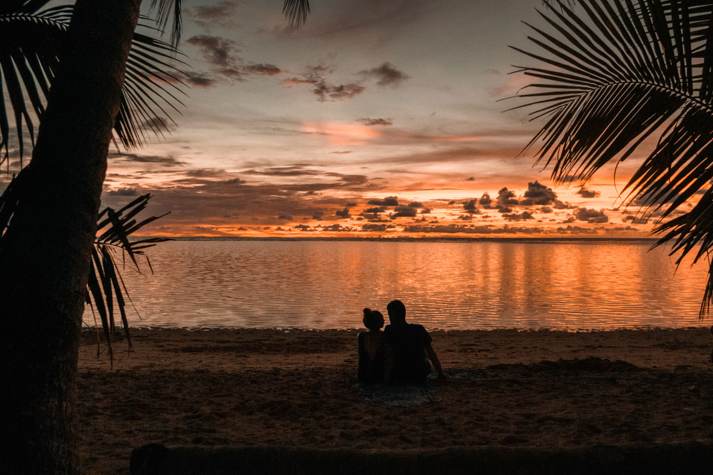 Sonnenuntergang am Ocam Ocam Strand auf Busuanga