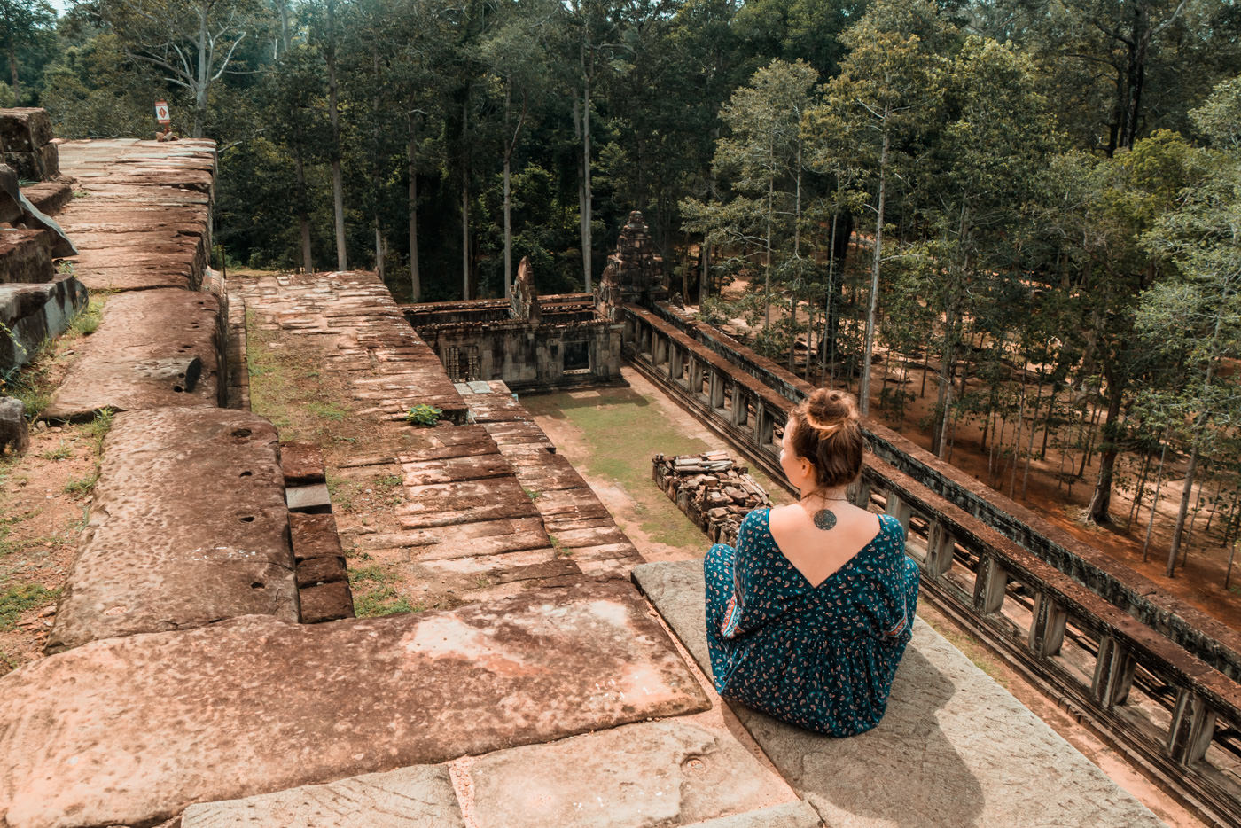 Julia am Ta Keo Tempel in Angkor, Kambodscha