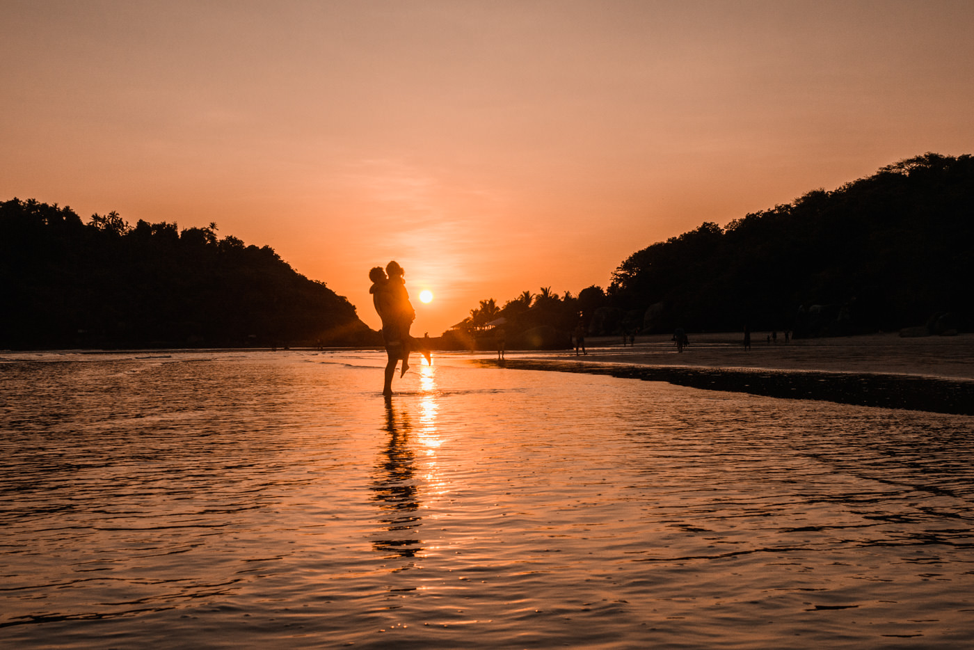 Wir am Strand von Palolem zum Sonnenuntergang