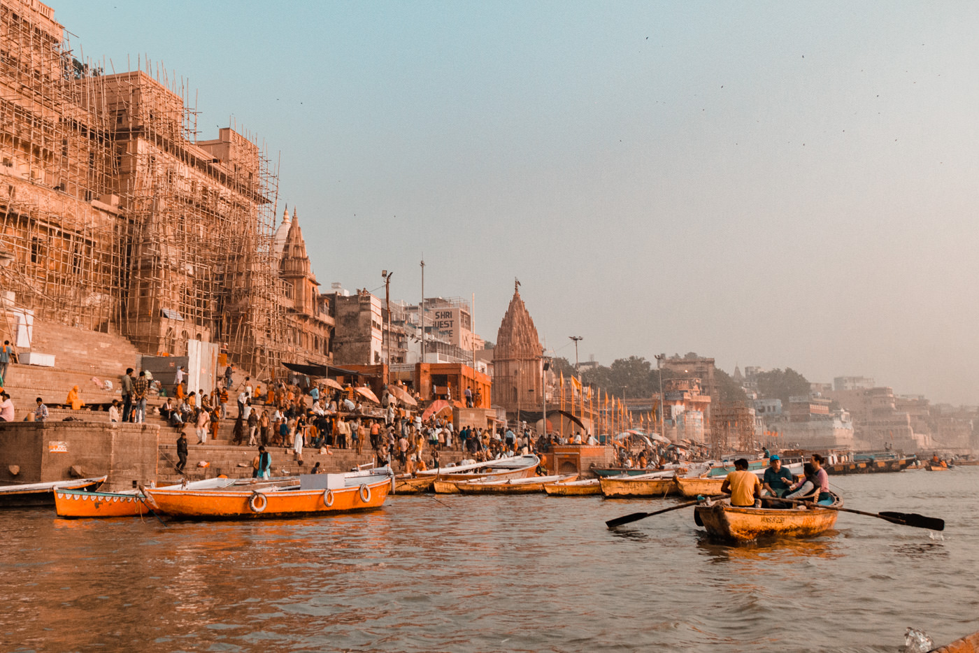 Am Ufer des Ganges in Varanasi