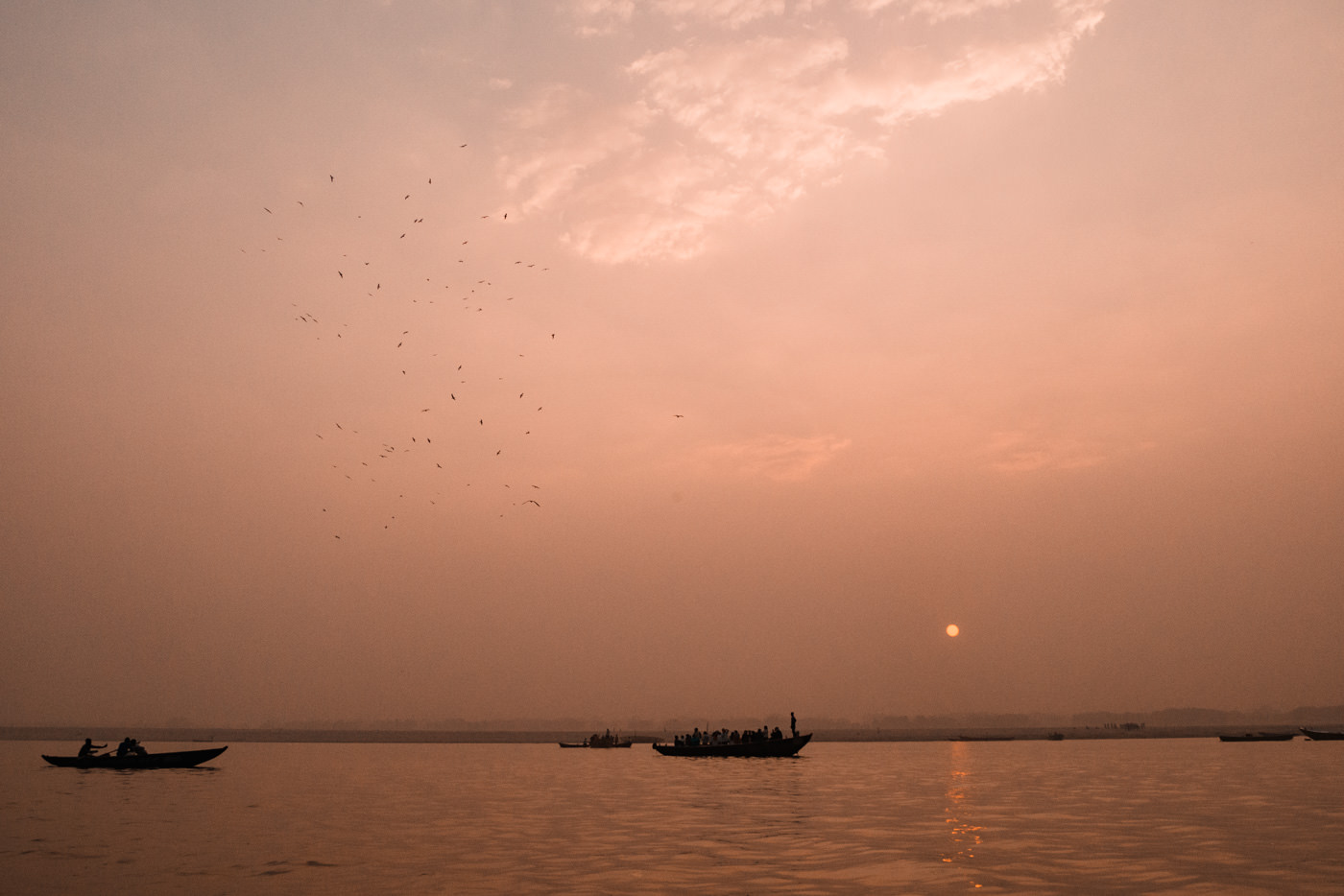 Sonnenaufgang während unserer Bootsfahrt auf dem Ganges