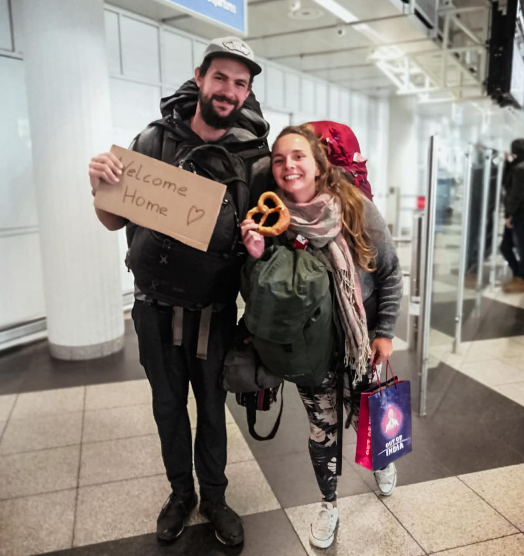 Wir bei Ankunft am Flughafen in Deutschland