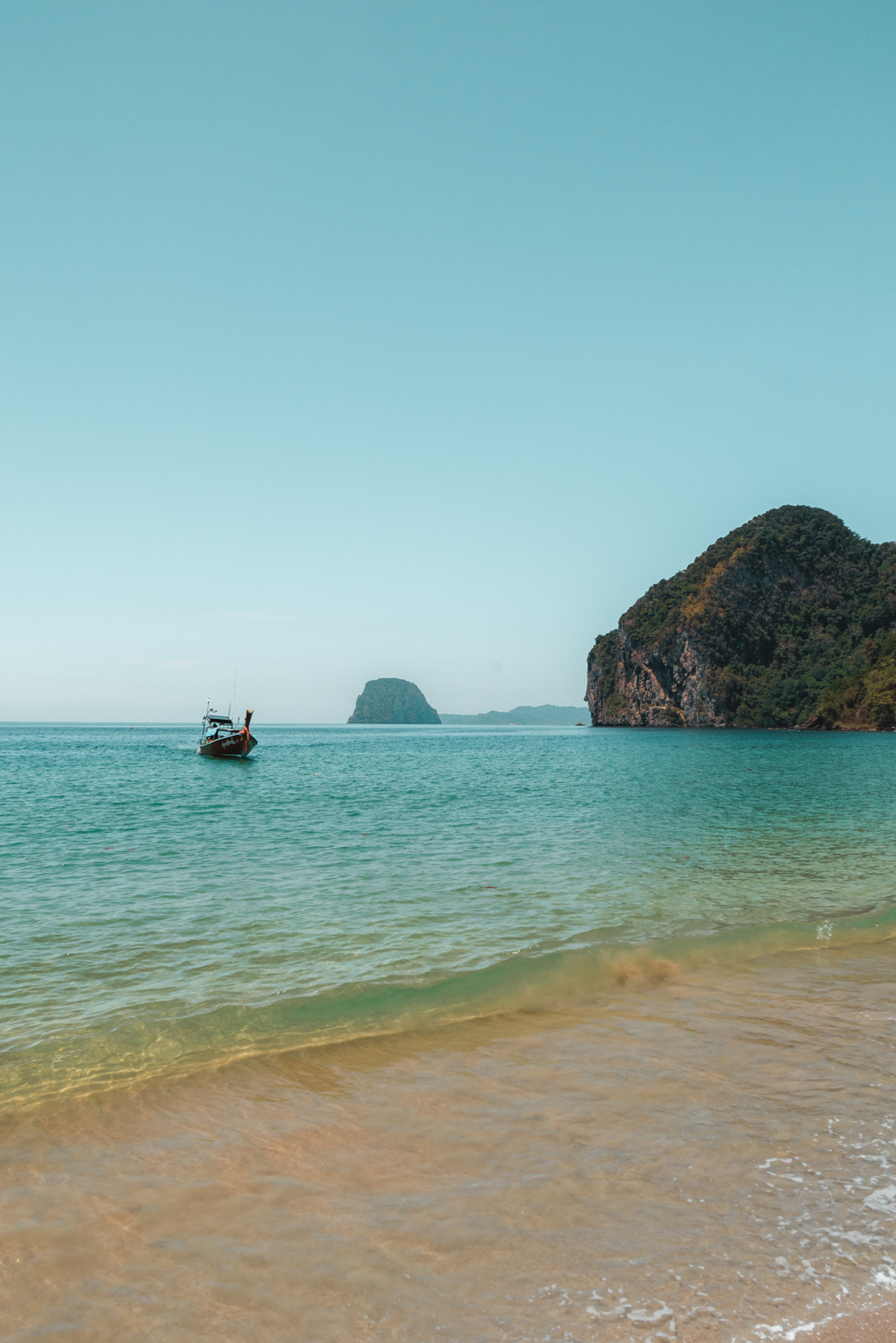 Strand und Meer von Koh Mook