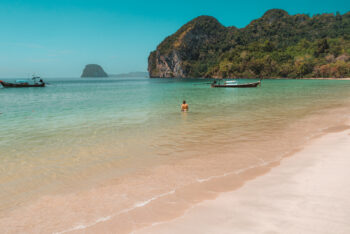 Strand und Meer von Koh Mook