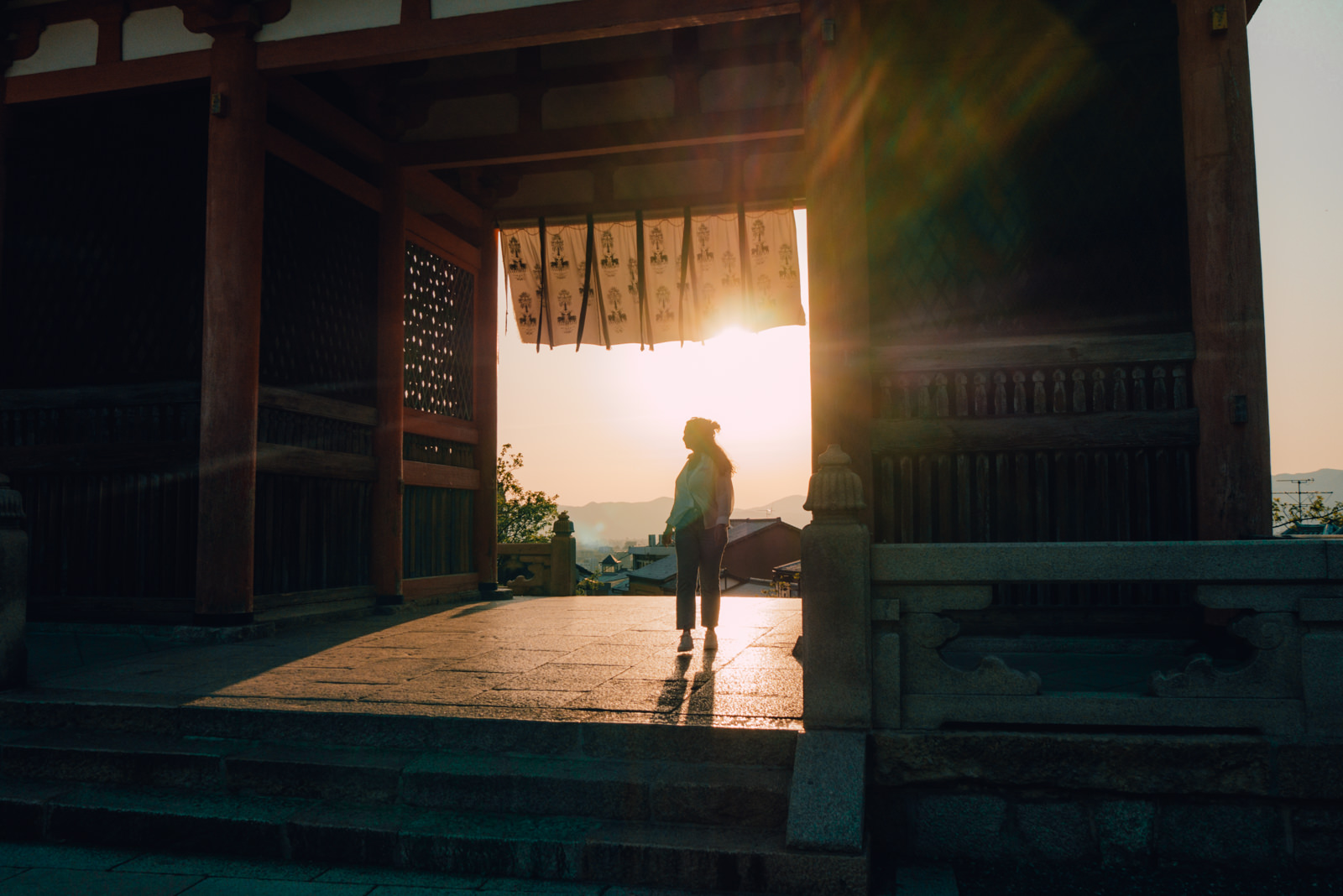 Julia am Kiyomizu-dera Tempel in Kyoto