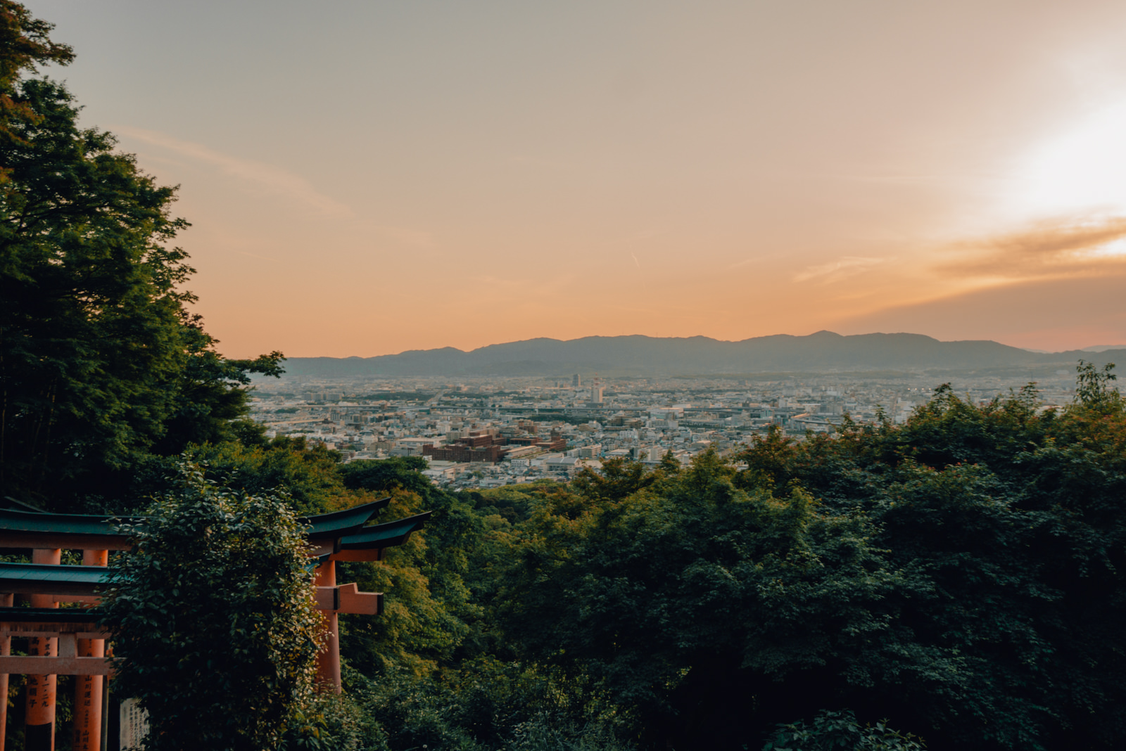 Ausblick auf Kyoto vom Fushimi Inari-Taisha Schrein