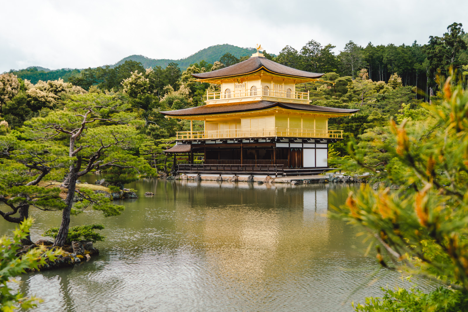 Kinkaku-ji – bekannt als Goldener Pavillion in Kyoto