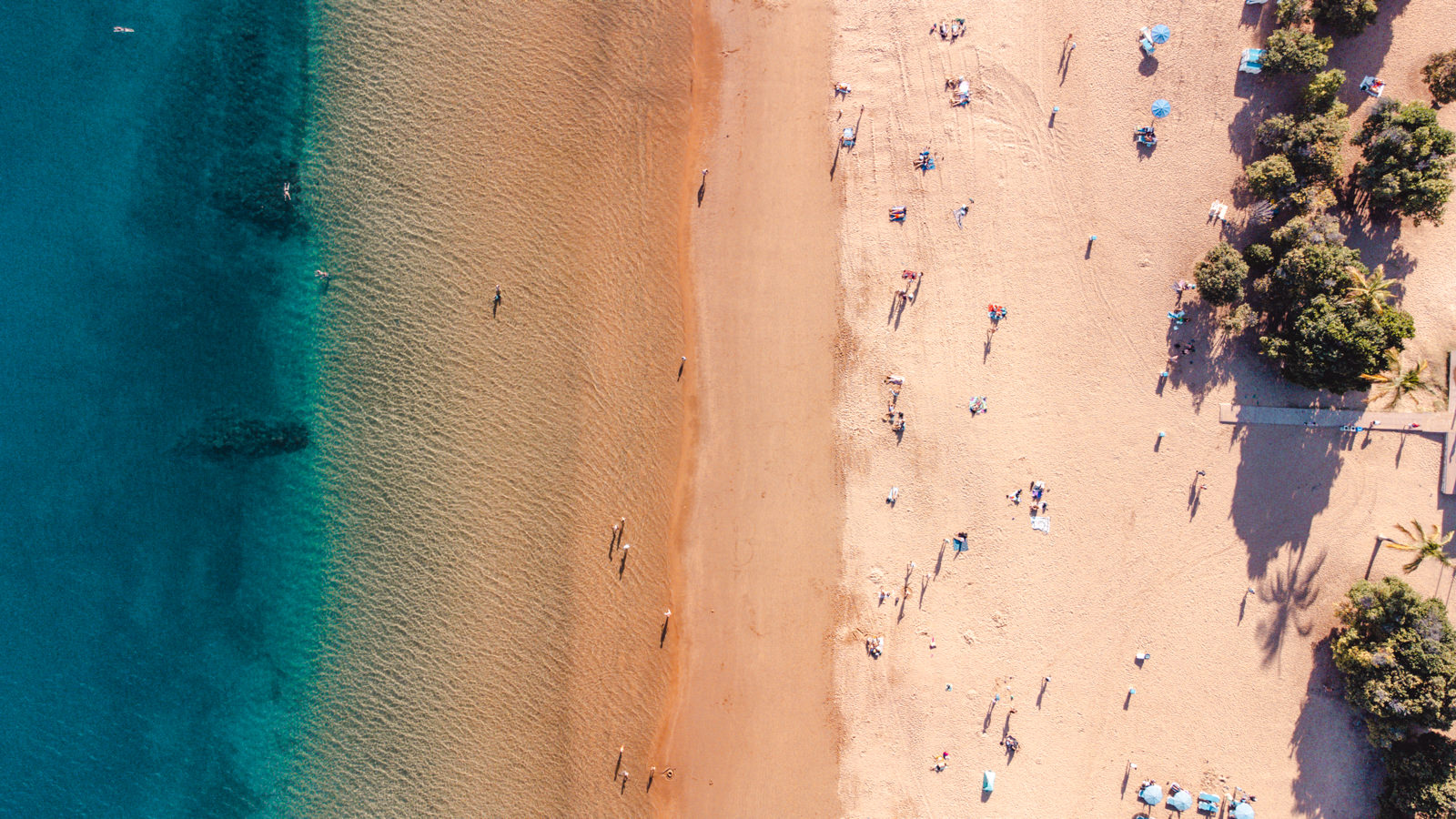 Playa de Las Teresitas auf Teneriffa, Drohnenaufnahme