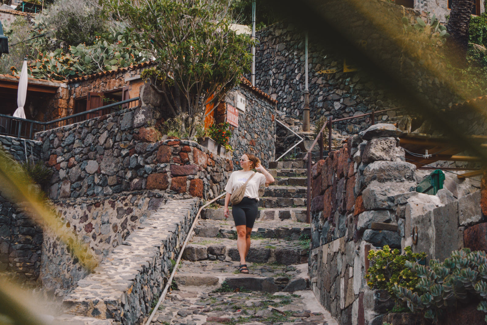 Julia im Bergdorf Masca auf Teneriffa