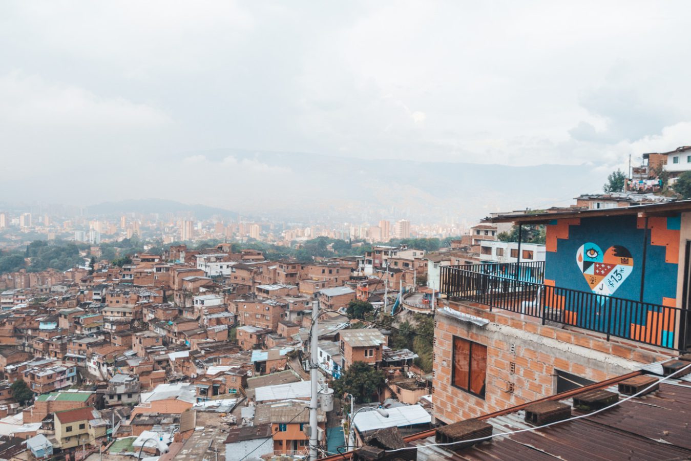 Blick auf die Comuna 13 - Medellin, Kolumbien